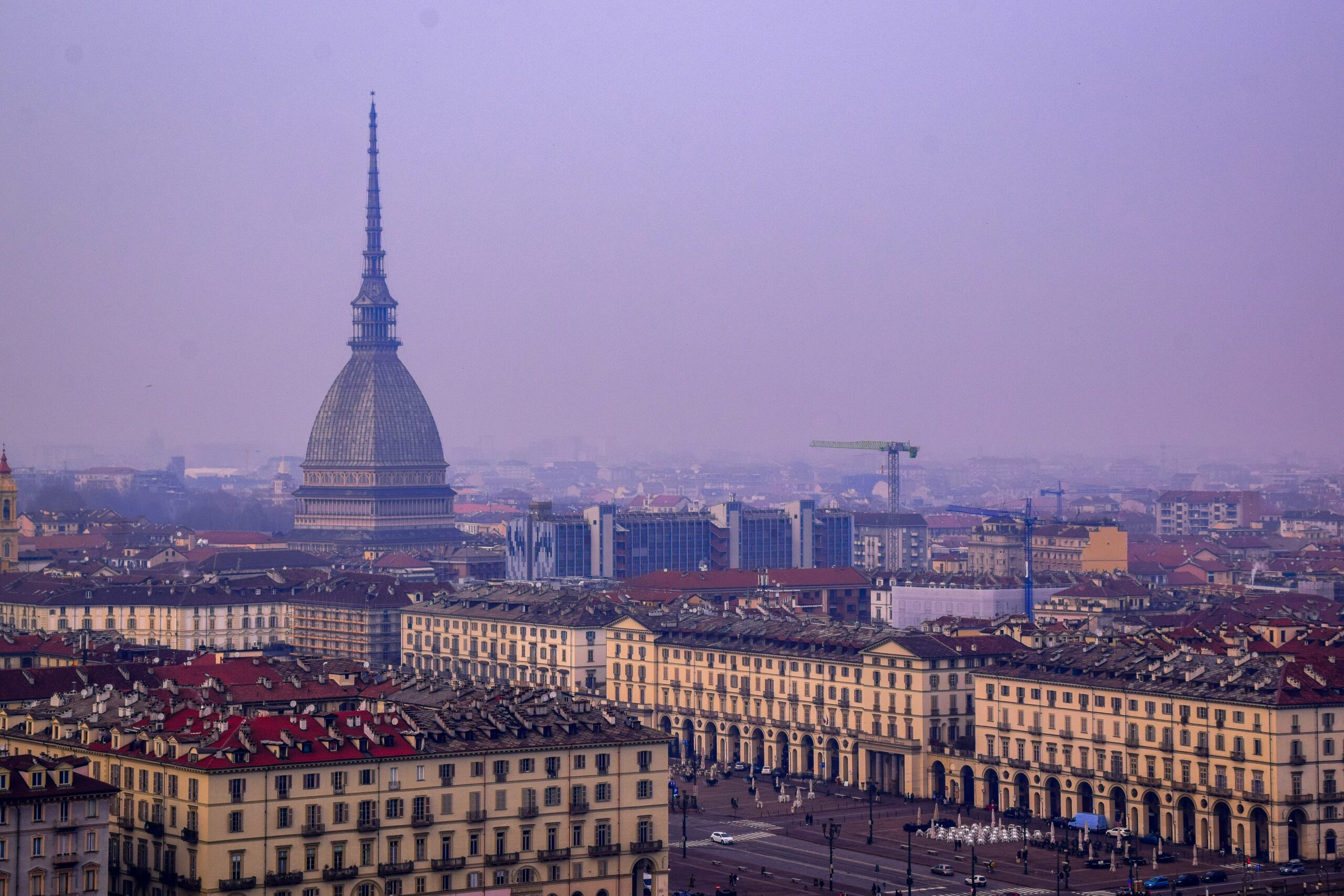 tom-podmore-bAwys-4Hzg8-unsplash-scaled