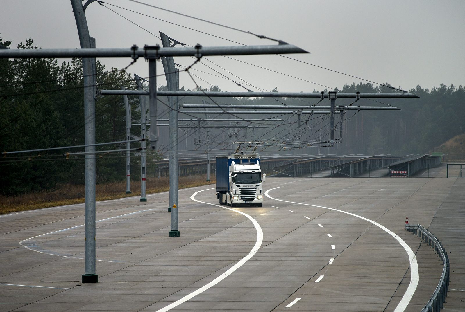 Autostrade elettriche – 4 autostrada elettrificata