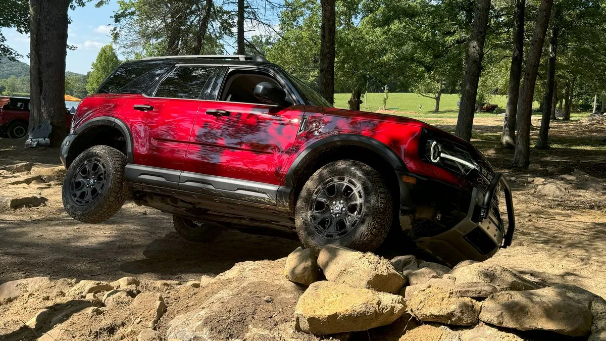 2025-ford-bronco-sport-sasquatch-wheel-up asfalto dei miracoli