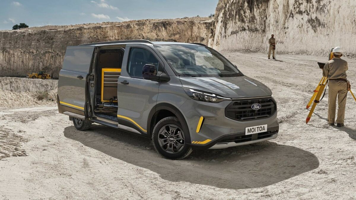 ford-transit_custom-eu-extrerior_limited-16×9-2160×1215-silver-transit-custom.jpg.renditions.original-1200×675 regione piemonte veicoli commerciali
